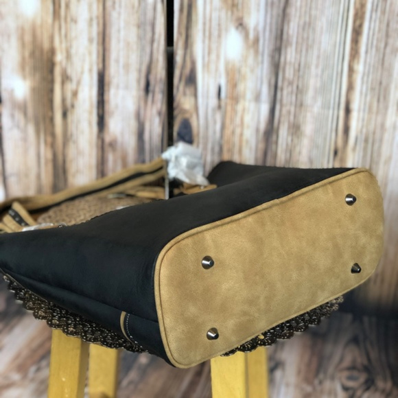 Montana West Concho Tote - Picture 3 of 5